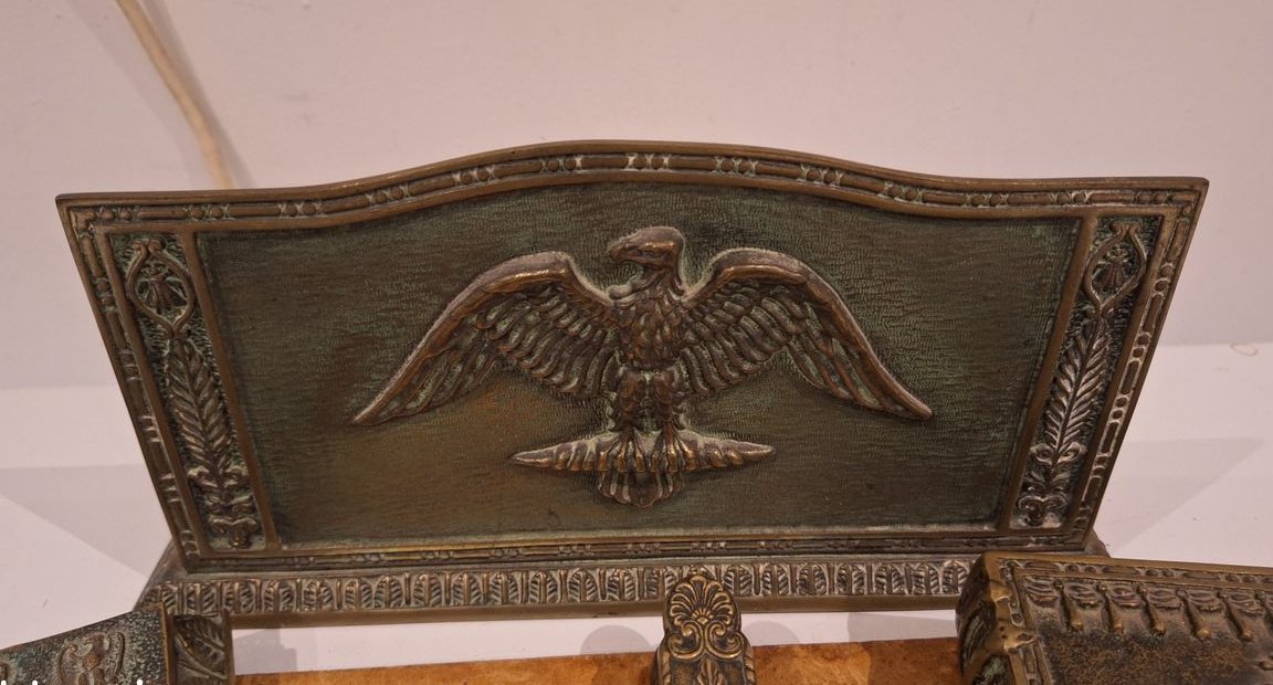 Heraldic eagle desk set — detail photograph 1
